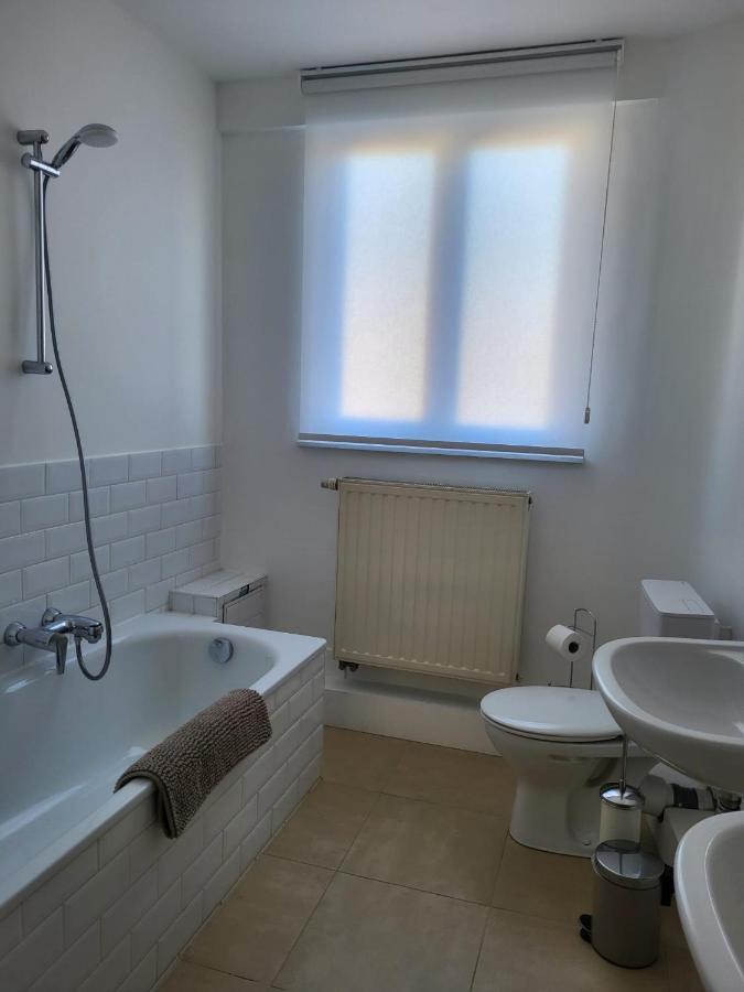 Brussels Bed & Blockchain Private Rooms With Shared Bathroom Exteriér fotografie